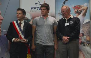 Remise de trophée de soutien communal